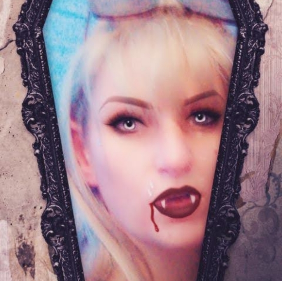 Meet your Posher, Crystal - Picture 2 of 16